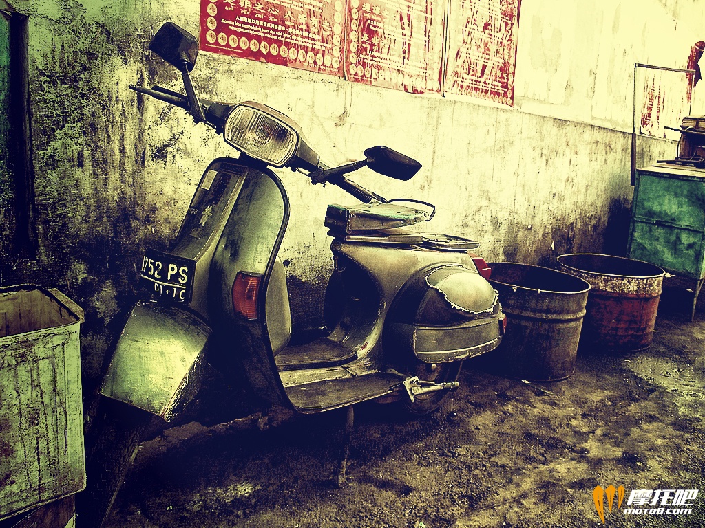 Old_Vespa_by_deko2.jpg