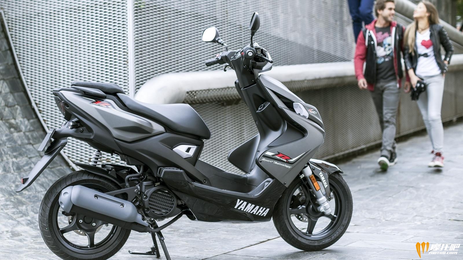 2014-Yamaha-Aerox-4-009.jpg