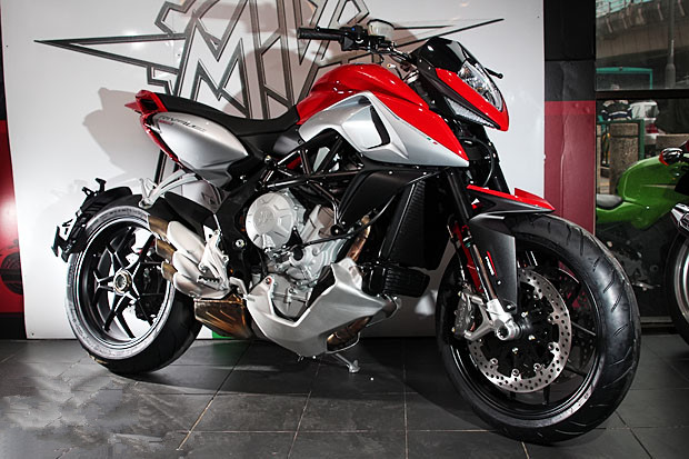 2014_MV_AGUSTA_RIVALE_800_ABS_06.jpg