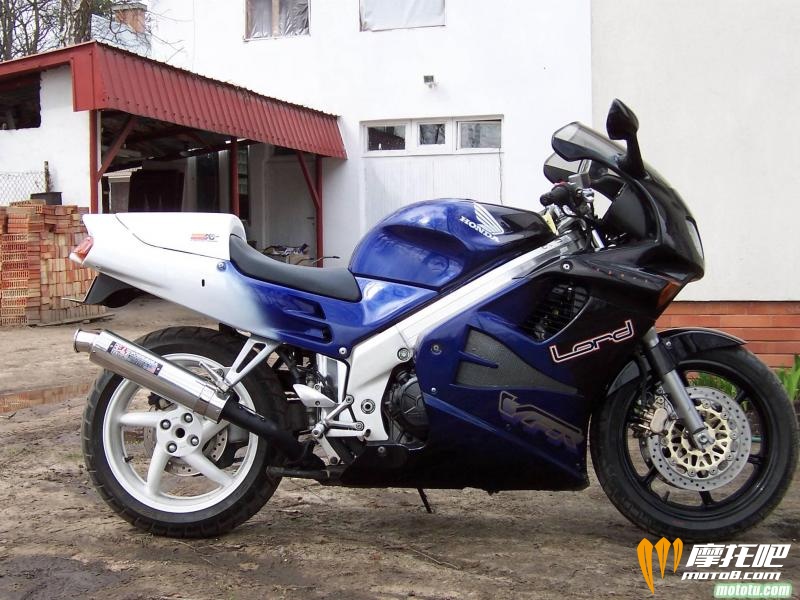 1225965631215394-Honda-RVF-7501225900572214801-Honda-RVF-750b-_jpg-.jpg