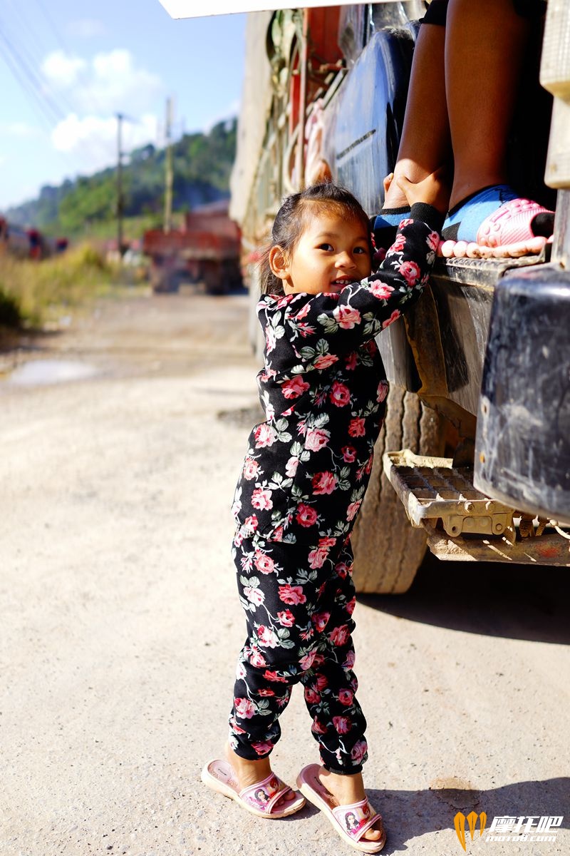 老挝小孩1.jpg