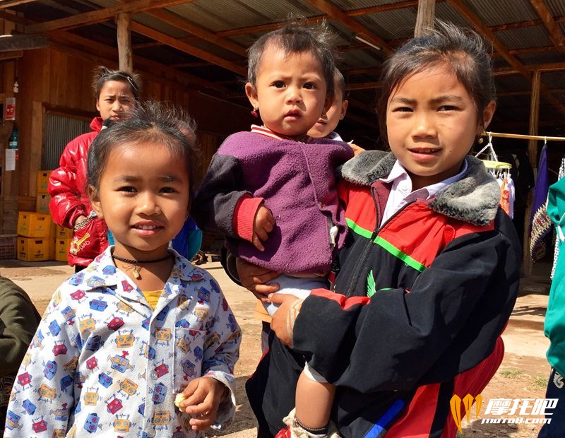 老挝小孩3.jpg