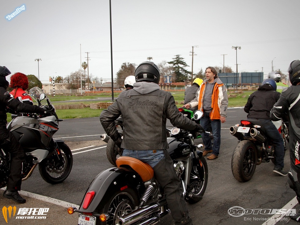Superbike-Coach-Cornering-Class-motorcycles.jpg
