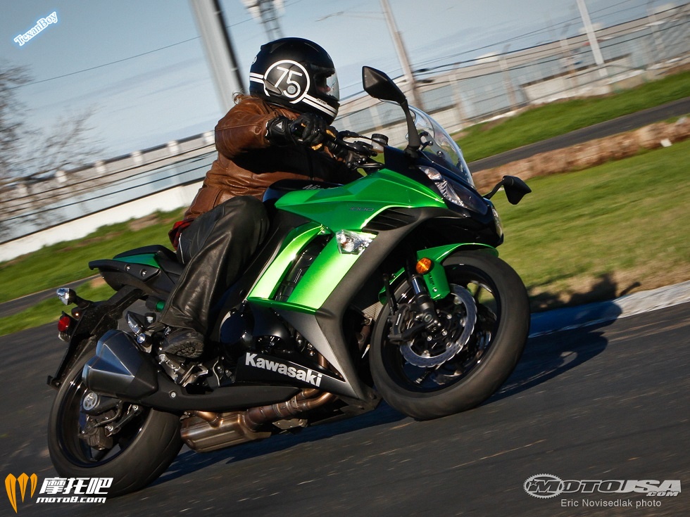 Superbike-Coach-Cornering-Class-Ninja-1000.jpg