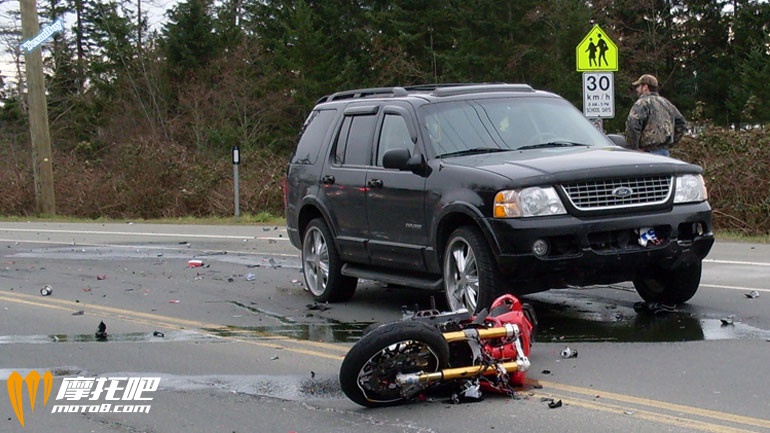 2013-11-motorcycle-accident.jpg