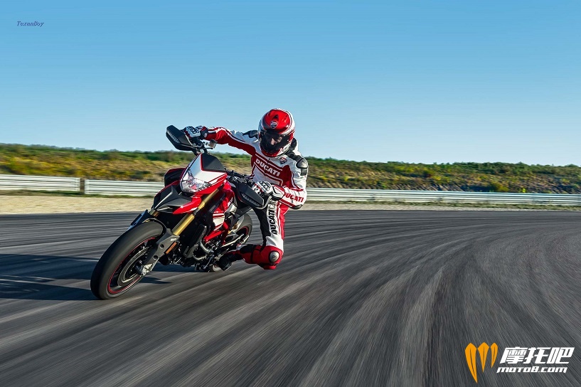2017-Ducati-Hypermotard-939SP2.jpg
