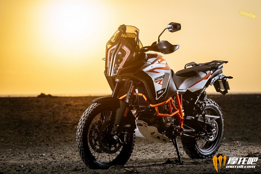 cw0317-2017-ktm-1290-super-adventure-r-first-ride-review-image022.jpg