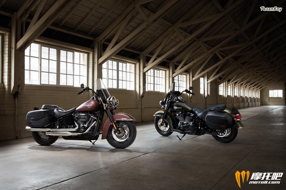 2018-Harley-Davidson-Heritage-Classic-114a.jpg
