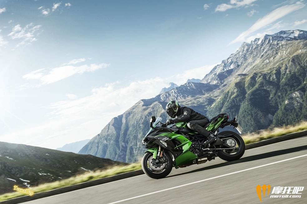 110717-2018-kawasaki-ninja-h2-sx-39.jpg