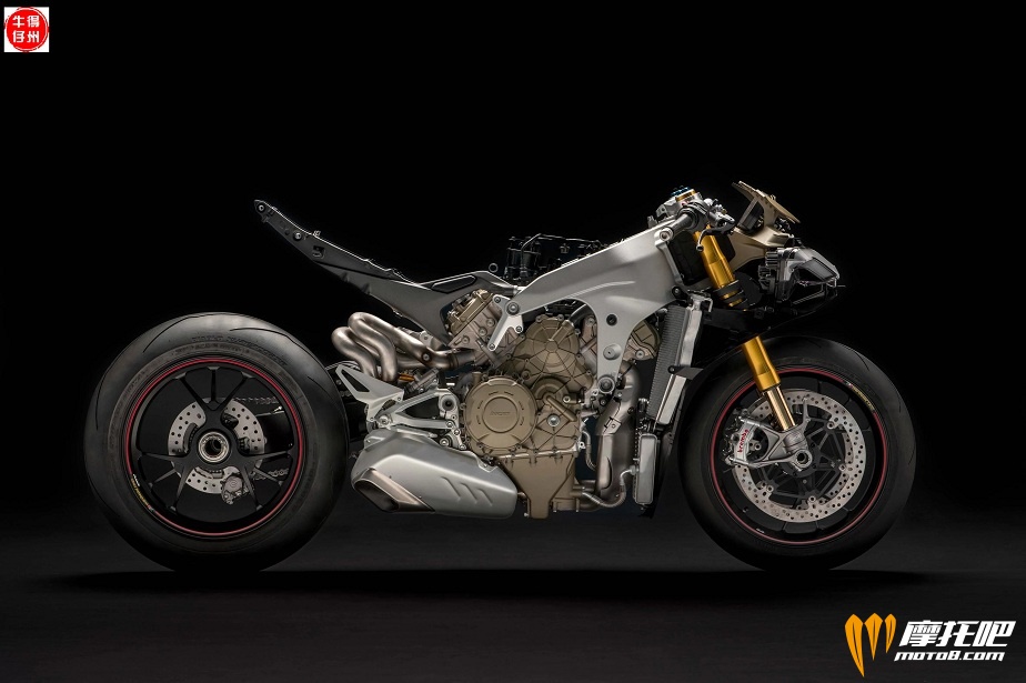 2018-Ducati-Panigale-V4-naked-no-fairings-01.jpg