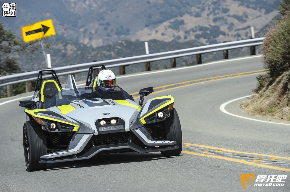 2018-Polaris-Slingshot-Review-Jensen-Beeler-03.jpg