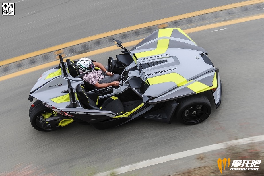 2018-Slingshot-Review-Three-Wheel-Auto-Cycle-8.jpg