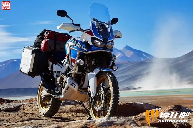 2018-honda-africa-twin-adventure-sports_action_image_11.jpg