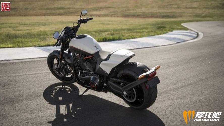 2019-harley-davidson-fxdr-114.jpg