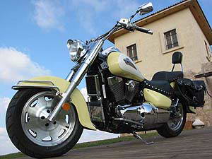 classic-harley-davidson-motorcycle-wallpaper-800x600[1].jpg