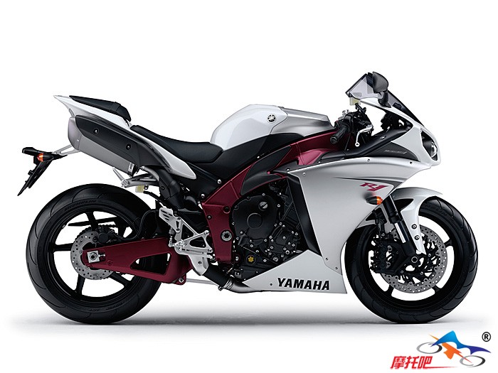 yam_001_2009_00_700_yamaha-yzf-r1.jpg