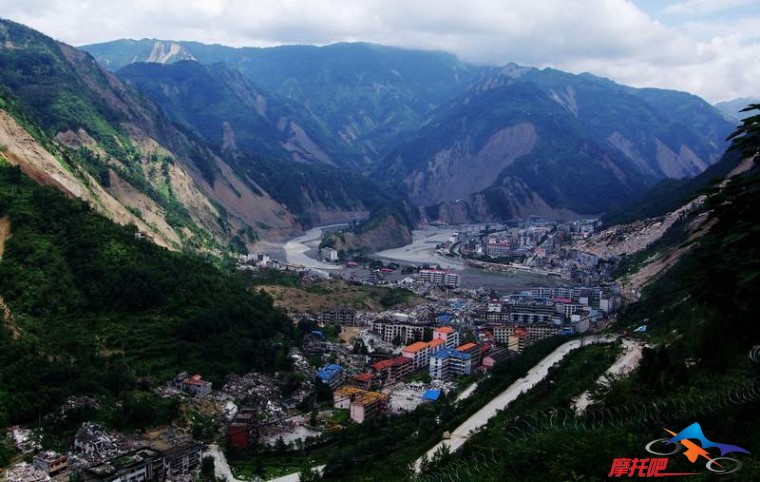 震后的北川县城