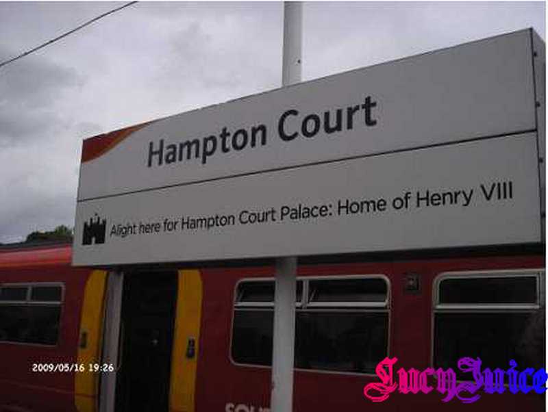 Hampton Court Station.jpg