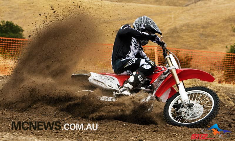 2010_Honda_CRF250R_b.jpg