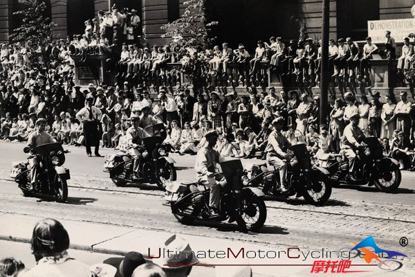 Harley-Davidson-Post-War-Parade.jpg